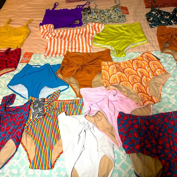 KORTNI JEANE High-Waisted “Rainbow” Swim Bottoms Sz S - NWT - Picture 6 of 6